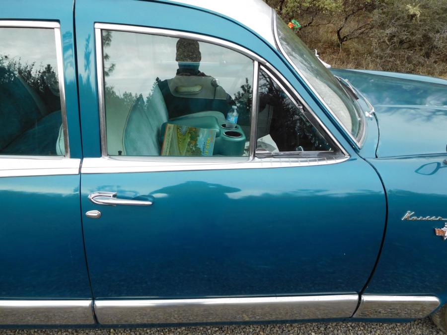 Детали экстерьера Kaiser Special 4-Door Sedan 1954 года  (фото 17 из 47)